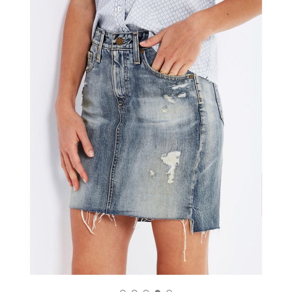 AG Adriano Goldschmied Erin Mini Skirt with Vintage Tinting 26
